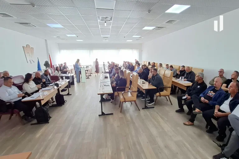 Me vota unanime, Kuvendi i Gjilanit miraton deklaratë kundër atgjykimit të padrejtë në Hagë