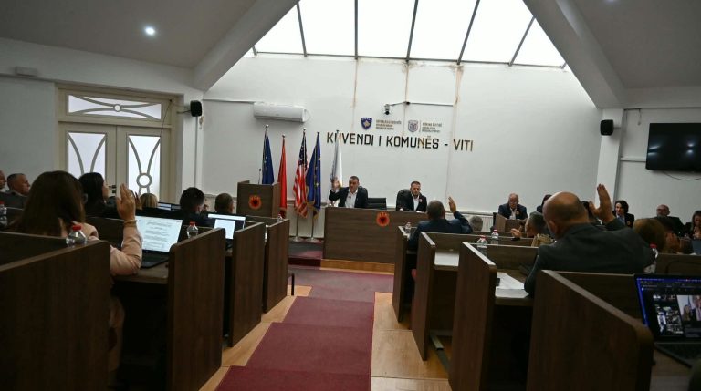 Kuvendi i Vitisë miratoi deklaratën për ish-krerët e UÇK-së dhe projekt buxhetin per vitet 2027–2029