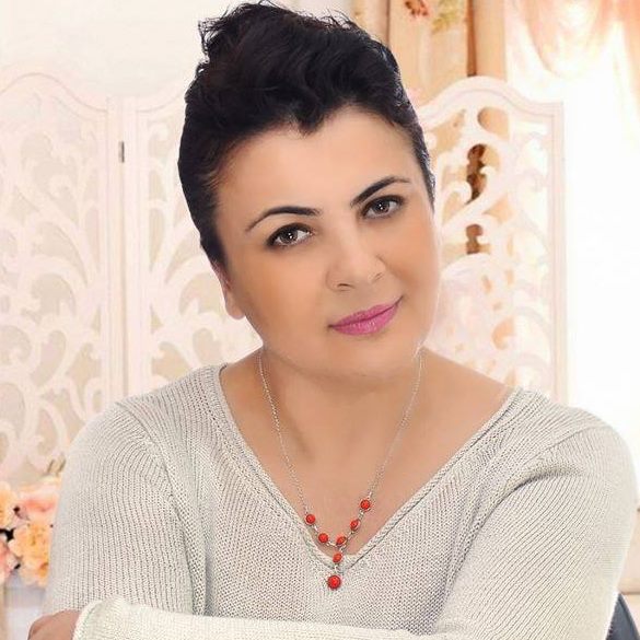 Atje, o mik, është Shqipëria ime…